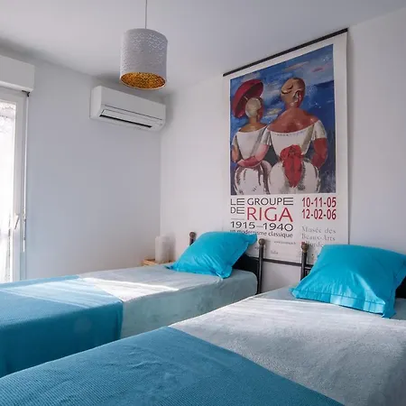 Apartament Spacious Apartment With Balcony And Swimming Pool